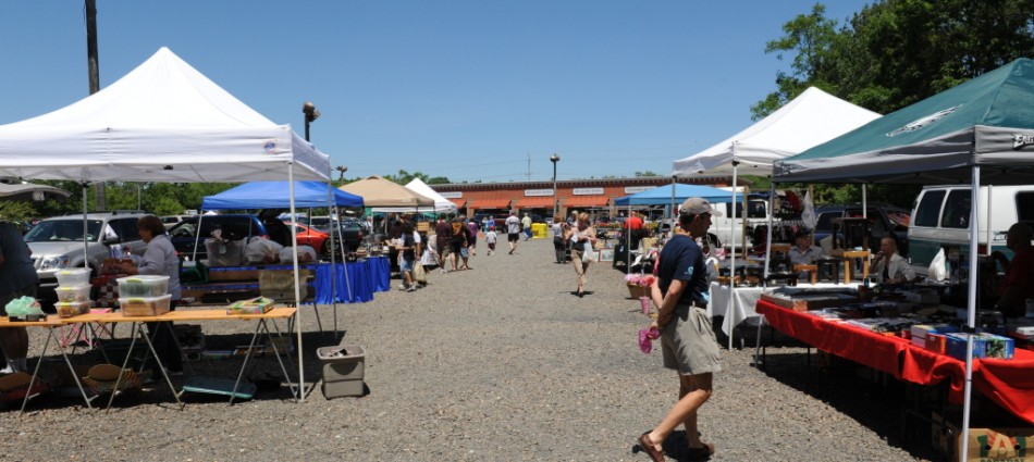 Come seeManahawkin Outdoor Vendors